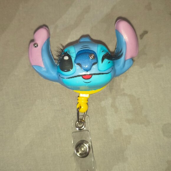 Disney Stitch Wink Cutie Badge Holder - Picture 1 of 1